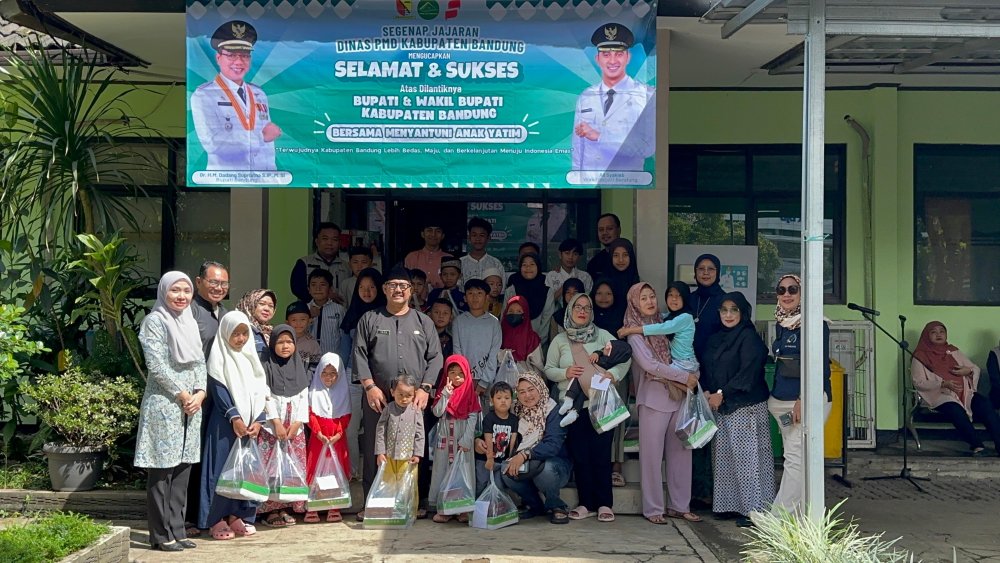 Pemkab Bandung Santuni 30 Anak Yatim sebagai Wujud Syukur atas Pelantikan Bupati dan Wakil Bupati