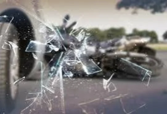 Kecelakaan di Bogor: Truk Boks Hantam Motor dan Mobil, Dua Orang Luka-luka