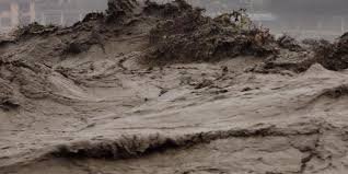 Korban Hilang Terseret Banjir Bandang di Bima Ditemukan Tewas Tertimbun Pohon Pisang