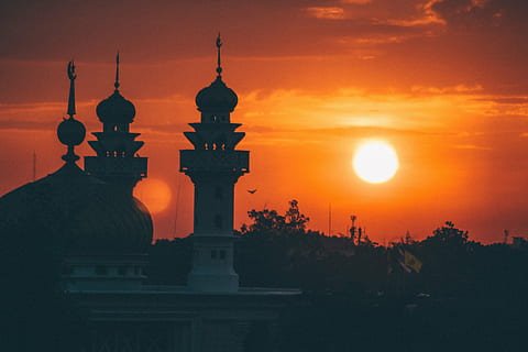 Keutamaan Malam Nisfu Syaban dan Amalan yang Dianjurkan