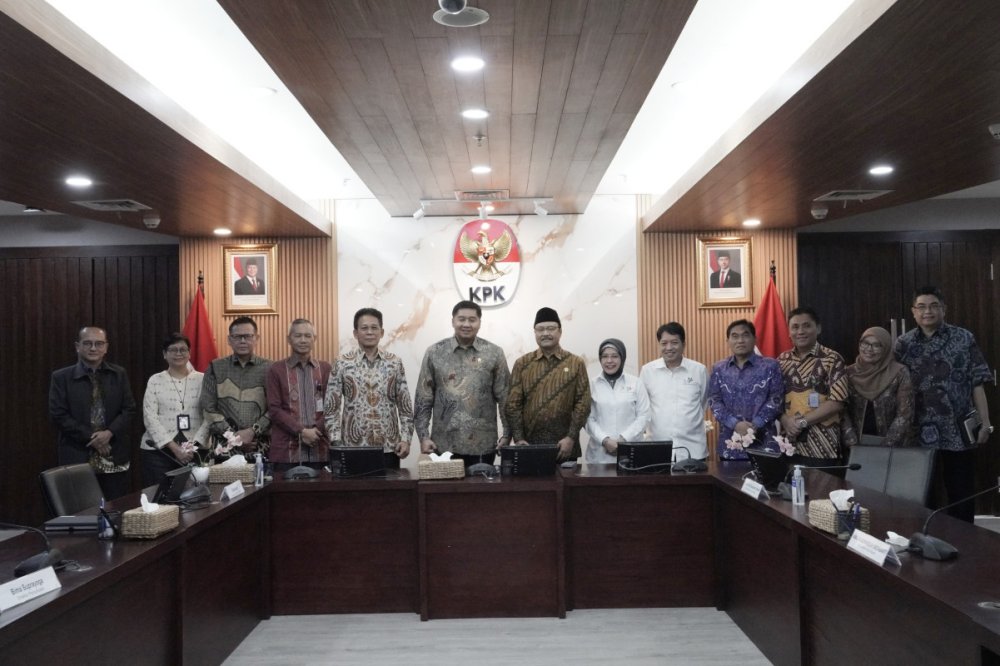 Kerja Sama dengan KPK, Mensos Pastikan Penyaluran Bansos Transparan dan Tepat Sasaran