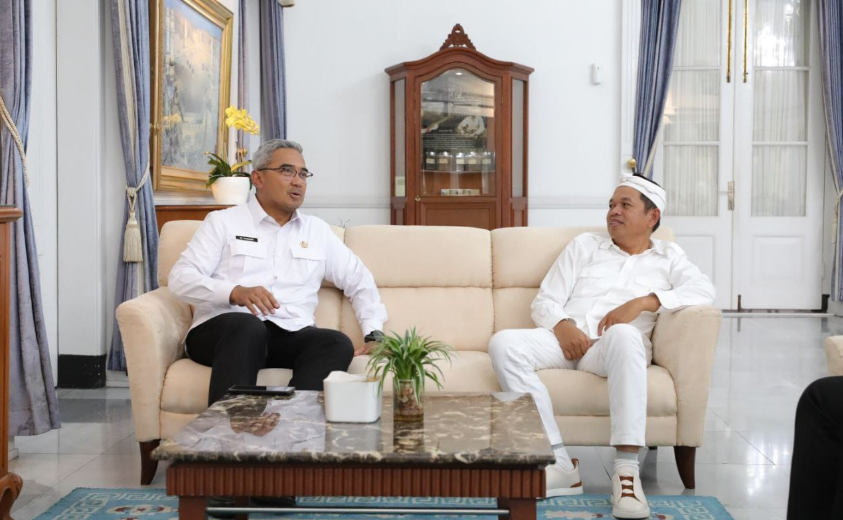 Wali Kota Bandung Targetkan 700 RW Bebas Sampah, Dapat Dukungan Gubernur Jabar