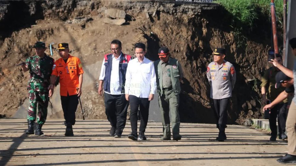 Arahan Wapres Soal Bencana Banjir Sukabumi: Pengerukan Sungai hingga Percepatan Perbaikan Jembatan