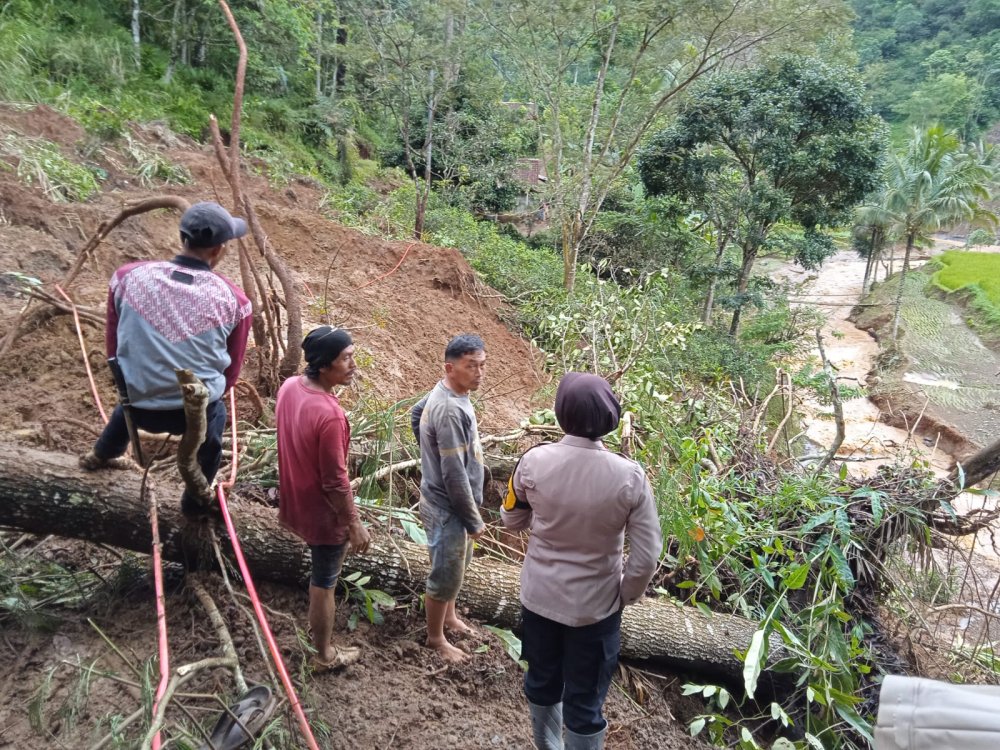 Satu Keluarga Jadi Korban Longsor di Lengkong Sukabumi