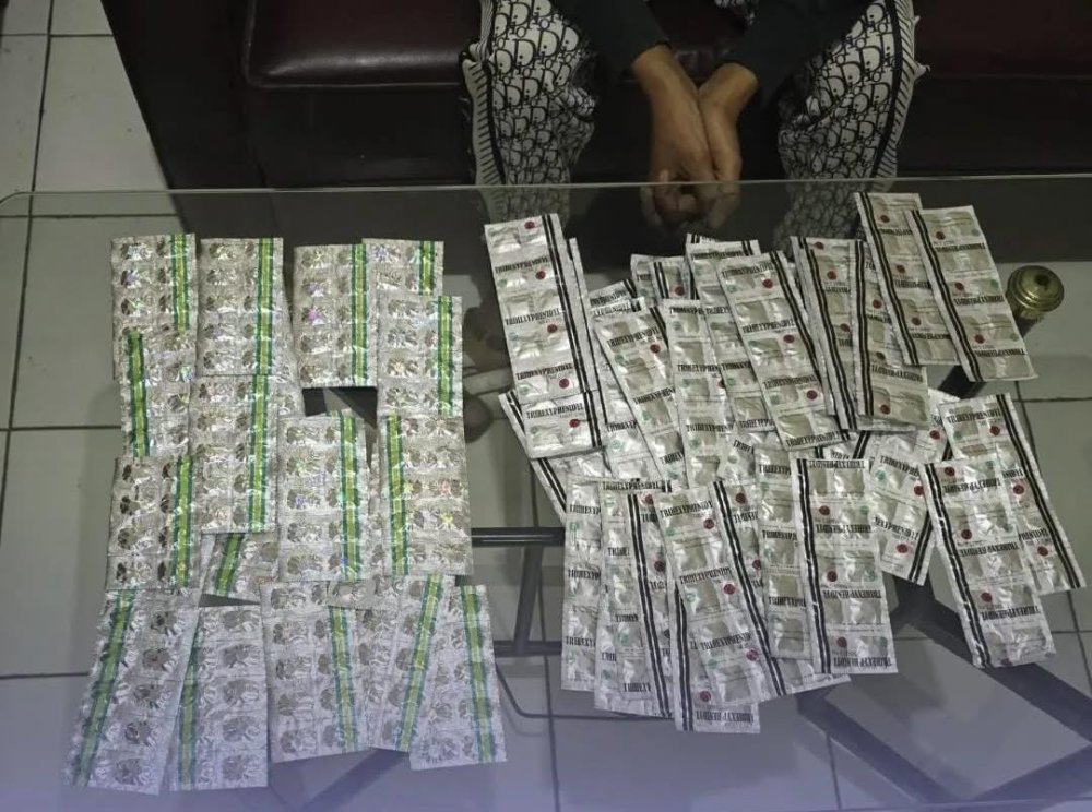 Gerebek Sebuah Rumah di Ciparay, Polisi Amankan Ratusan Butir Pil Koplo dan Pengedarnya