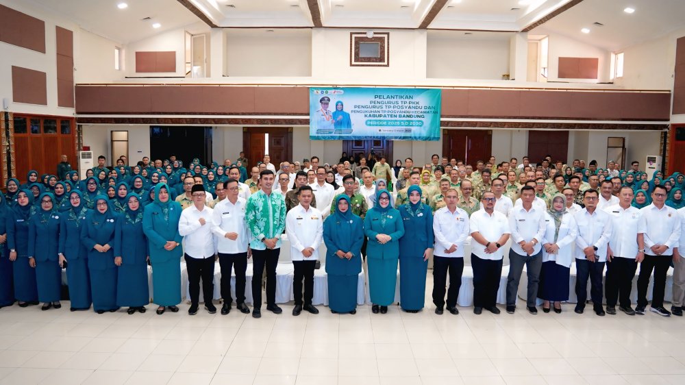 Bupati Bandung Lantik Pengurus TP-PKK dan TP-Posyandu Kabupaten Bandung