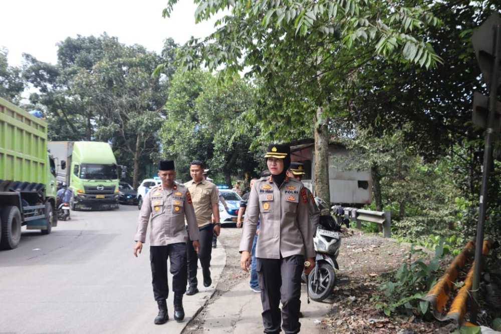 Polisi Temukan Jalan di Sukabumi Masih dalam Keadaan Berlubang Jelang Musim Mudik
