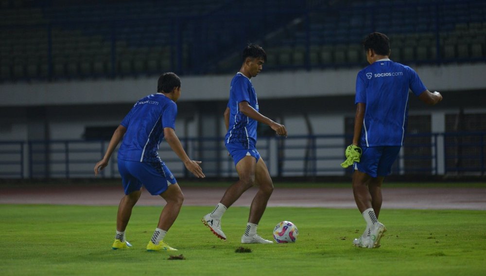 Persib Bandung Bersiap Hadapi Semen Padang Pada Liga 1