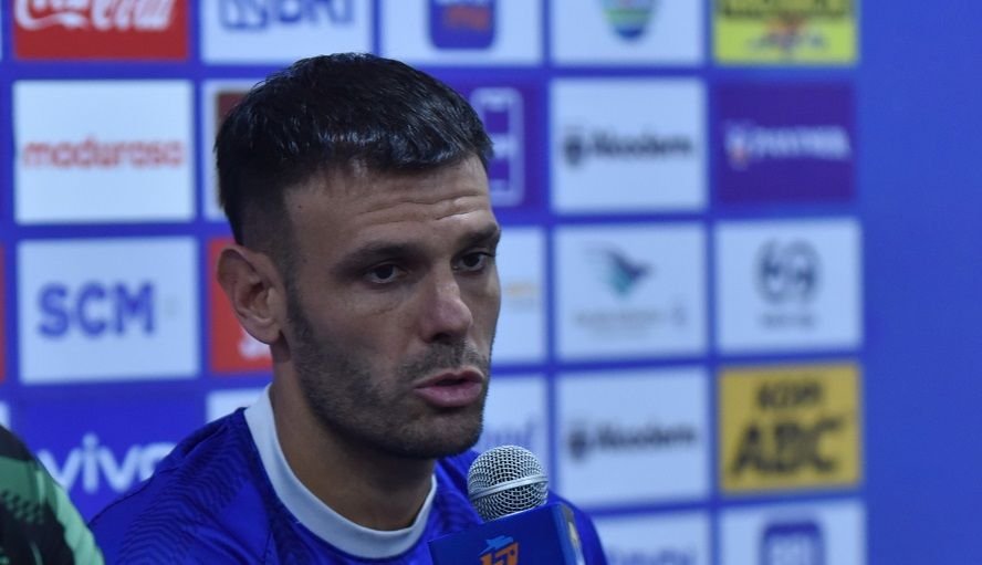Del Pino Yakin Persib Siap Raih Poin Sempurna Saat Hadapi Persik Kediri