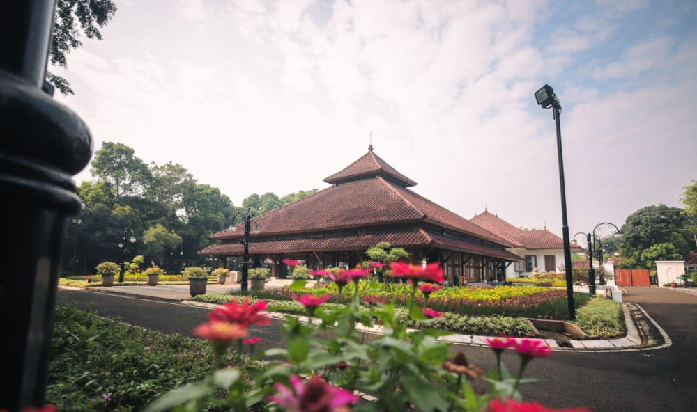 Farhan Gaungkan Pelestarian Seutuhnya Gedung Cagar Budaya Bandung