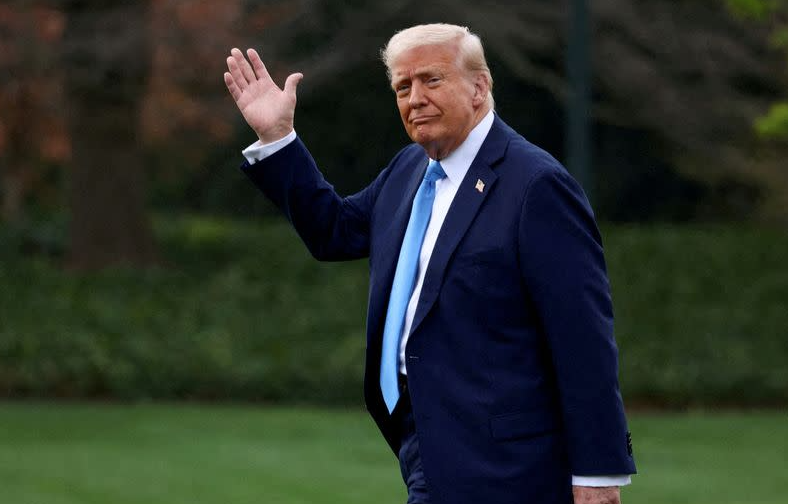 Trump Reportedly Considering New Stimulus Checks, Potential Ripple in Crypto Markets