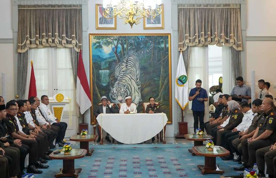 Jalan Mulus hingga Pelosok Desa, Dedi Mulyadi Targetkan Rampung 2027