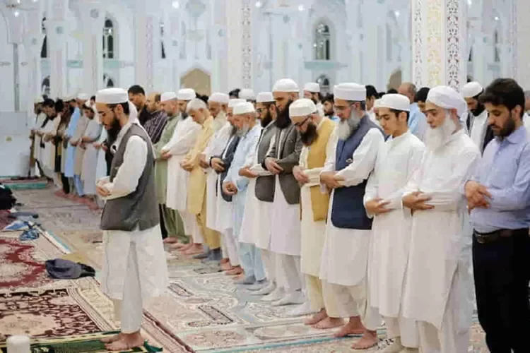 KHUTBAH JUMAT: Tiga Kebahagiaan Orang Puasa