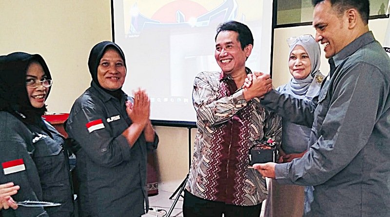 Dede Farhan Aulawi Beri Arahan di Pelantikan PB APSDI