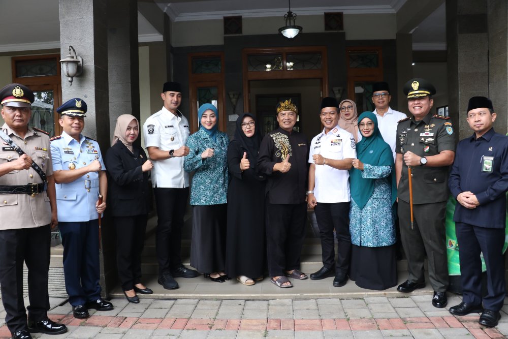 HUT ke-384 Kabupaten Bandung, Dadang Supriatna Kunjungi Rumah Dadang Naser