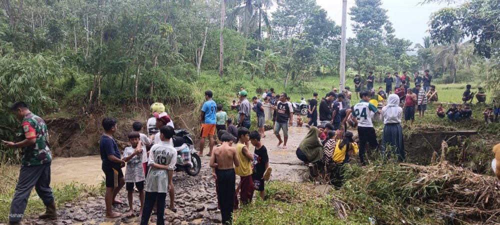 Seorang Anak Hilang Terseret Arus Sungai di Sukabumi