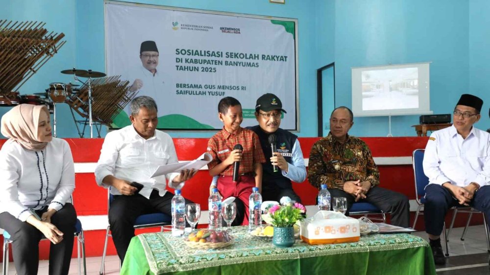 Di Banyumas, Mensos Gus Ipul Ajak Calon Siswa Kunjungi Sekolah Rakyat
