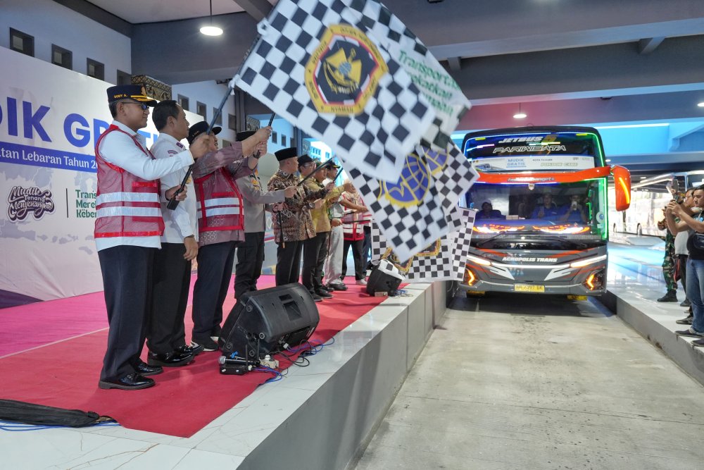 Menhub Dudy Lepas Keberangkatan 1.584 Peserta Angkutan Balik Mudik Gratis