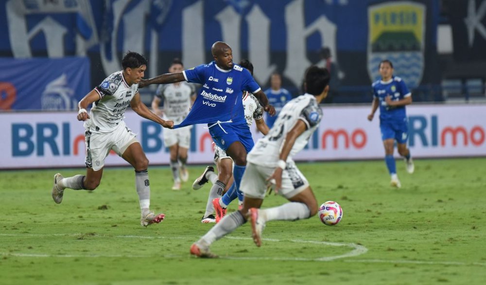 Hodak Apresiasi Kontribusi Kastaneer di Pertandingan Melawan Bali United
