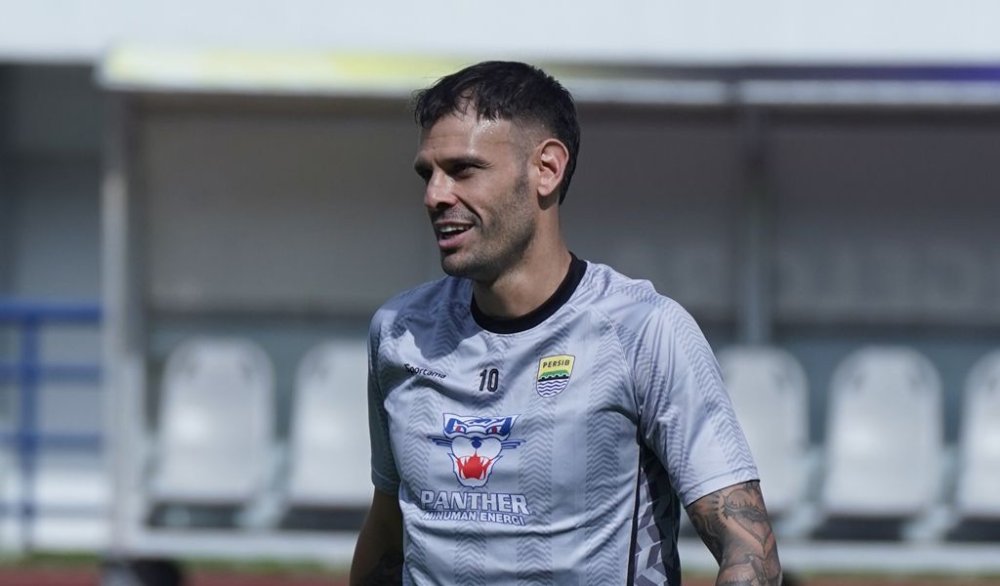 Jamu Bali United, Persib Tanpa Del Pino