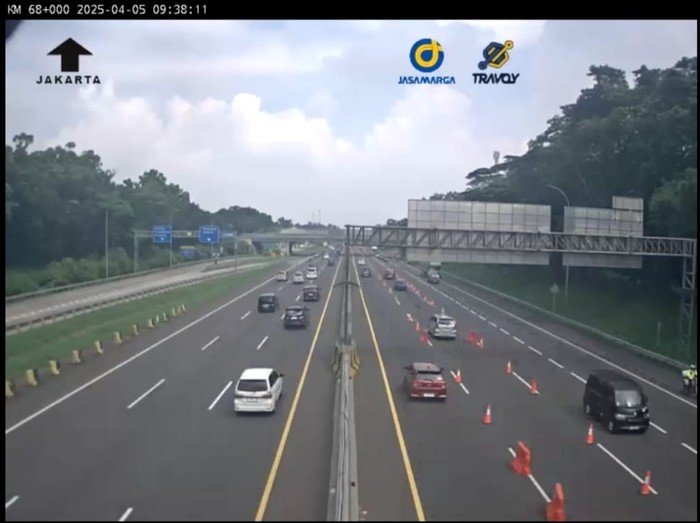 Arus Balik ke Jakarta Meningkat, Sistem Contraflow Diterapkan di Tol Japek