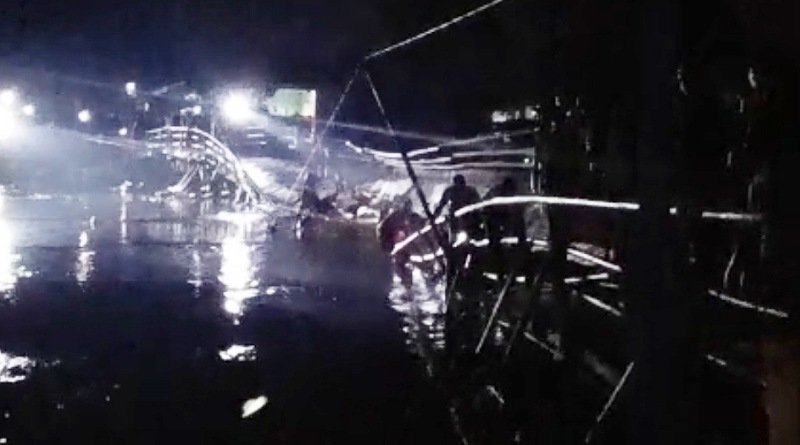 Jembatan Apung Cijeruk Ambruk, Sejumlah Motor Dievakuasi