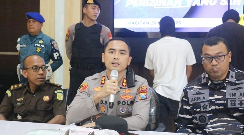 Dua Pria Ditangkap Polres Pacitan Terkait Penyelundupan Benih Lobster Tanpa Izin