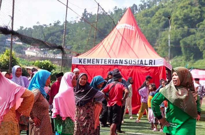 Kemensos Distribusikan Bantuan Korban Bencana Tanah Bergerak di Brebes