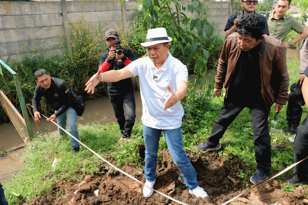 Tangani Banjir Hingga Akses Jalan Lumpuh, Program Pentahelix Normalisasi Sungai di Majalaya Disambut Positif Warga
