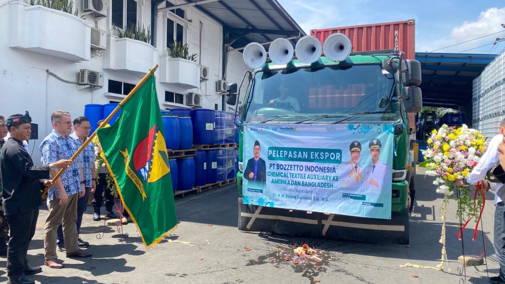 Ekspor Perdana Produk Kimia Textile, Kabupaten Bandung Perkuat Posisi di Pasar Internasional