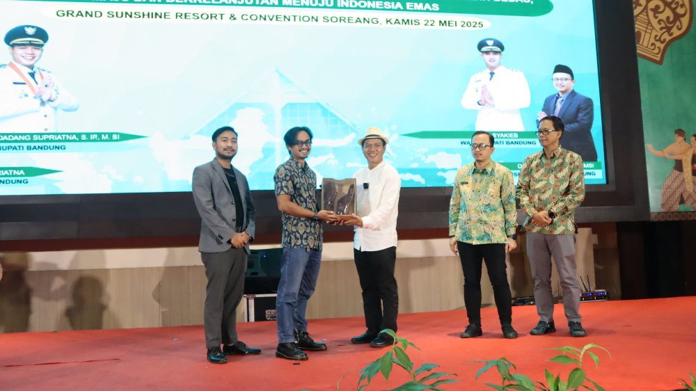 Program 100 Hari Kerja Bupati Bandung: Berikan Penghargaan Kepada Pelaku Usaha