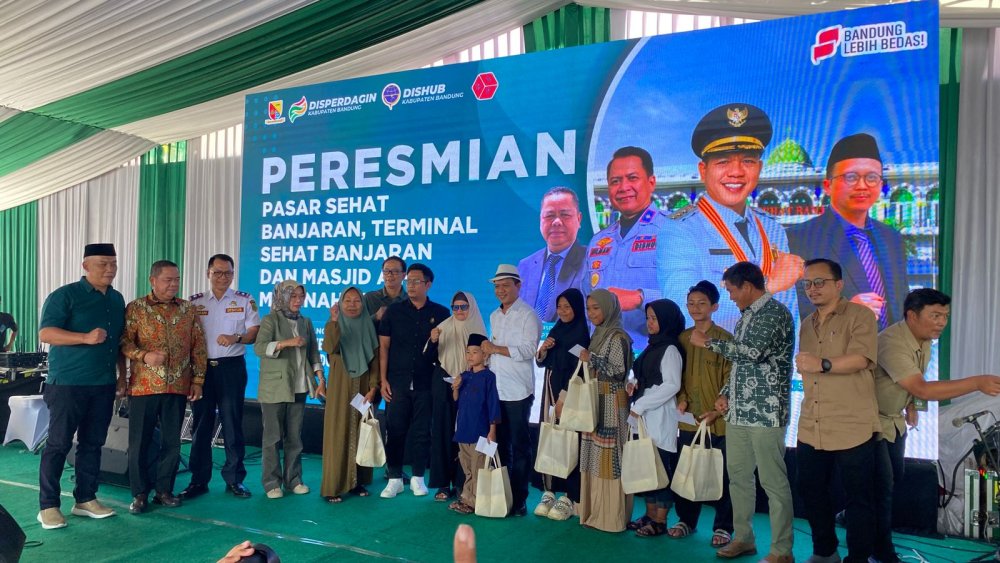 Bupati Bandung Resmikan Pasar Sehat dan Infrastruktur Pendukung Jadi Titik Tolak Pembangunan di Banjaran