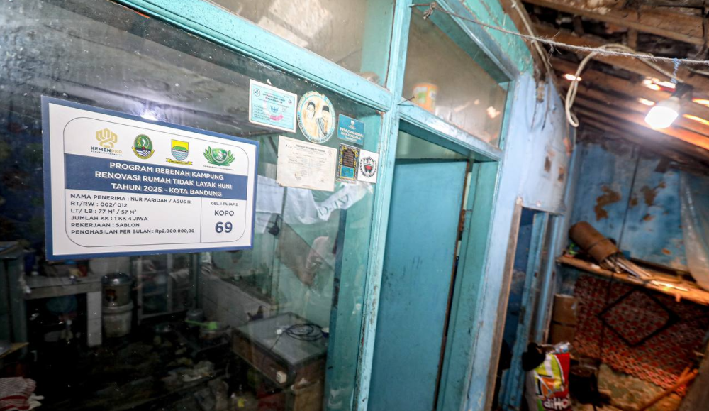 Wali Kota Bandung Tinjau Langsung Renovasi 100 Rumah Tak Layak Huni Tahap Pertama