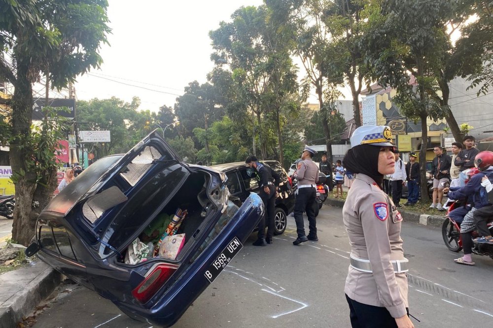Kecelakaan di Bogor, Satu Orang Tewas Setelah Dua Mobil Bertabrakan di Jalan Achmad Adnawijaya