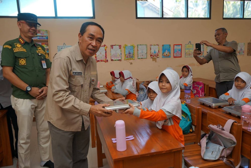 Jadi yang Pertama di Kecamatan Simpenan Sukabumi, SPPG Cidadap Diresmikan