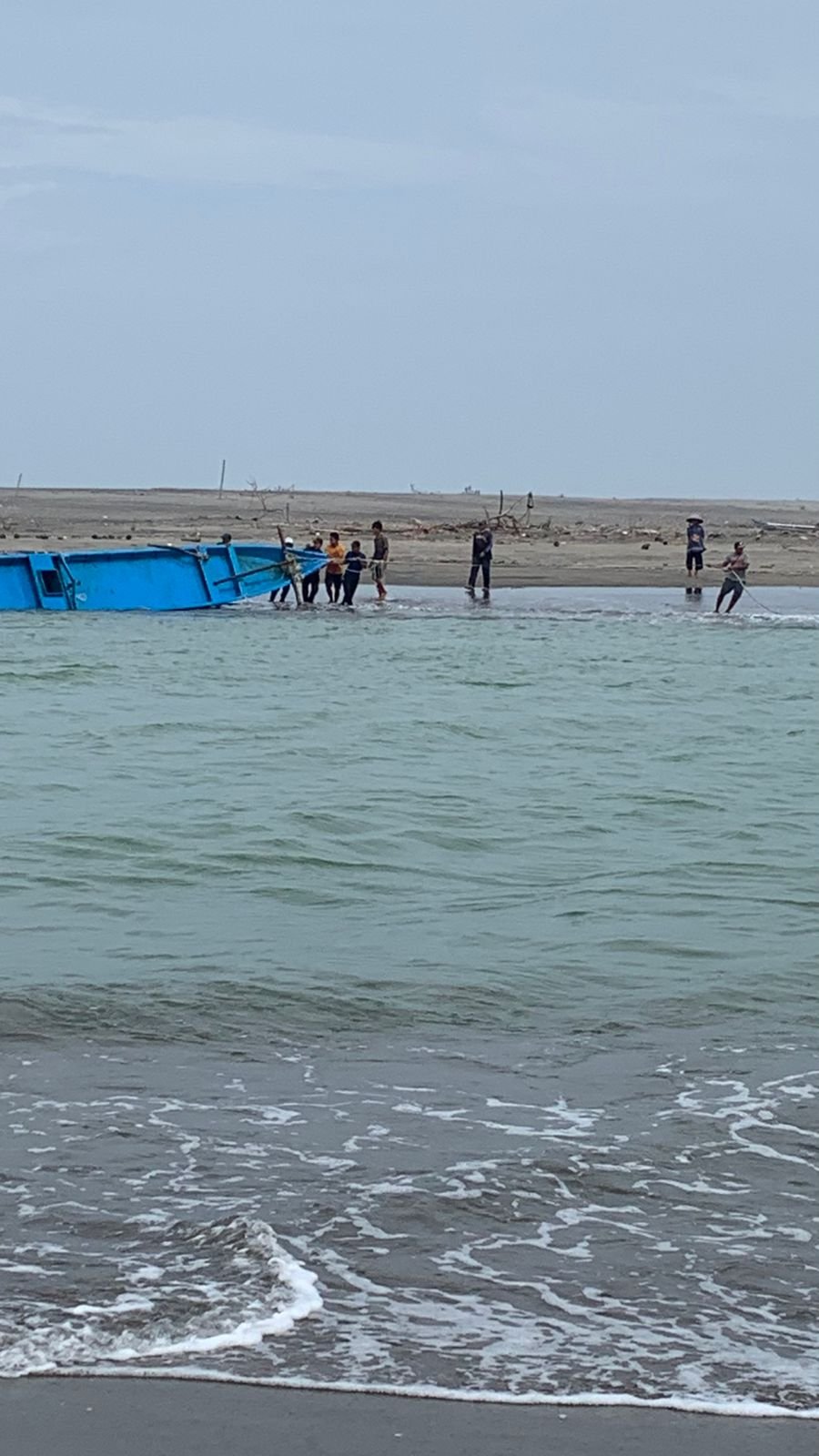 Nelayan Jadi Korban Perahu Terbalik di Sukabumi: 1 Tewas, 1 Hilang Tenggelam