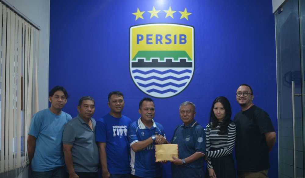 Serahkan Bantuan Tahap Kedua, Bobotoh Tegaskan: GBLA Rumah Kita!