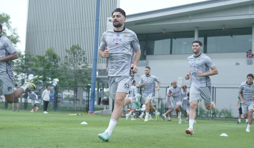 Dulu Rival, Kini Rekan, Julio Cesar Sambut Frans Putros di Persib