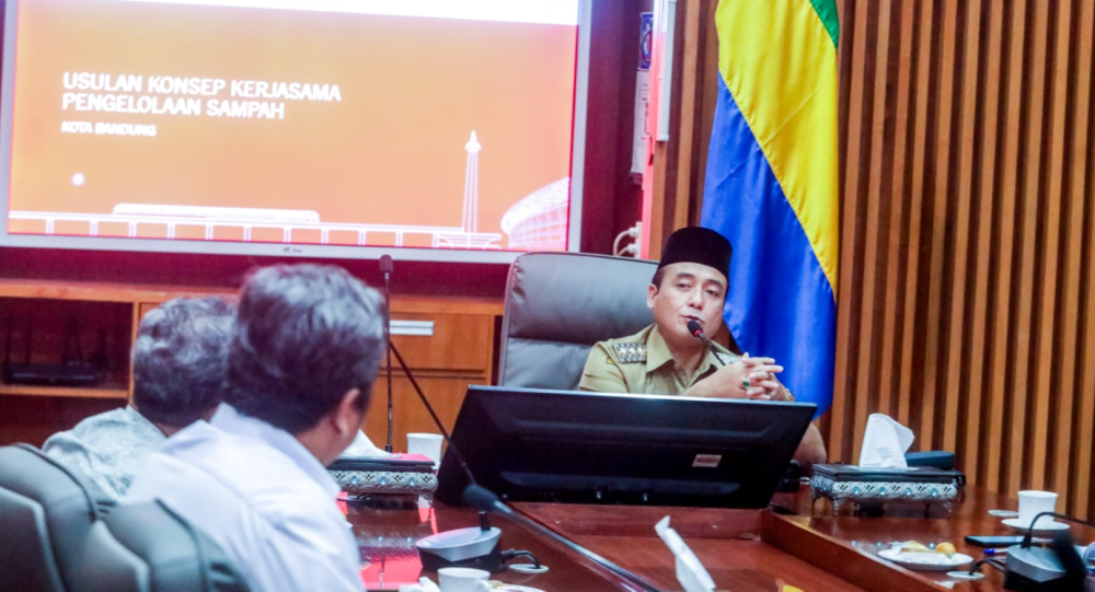 Pemkot Bandung Gandeng Adhi Karya Kelola Sampah Lewat Teknologi RDF Carbonized