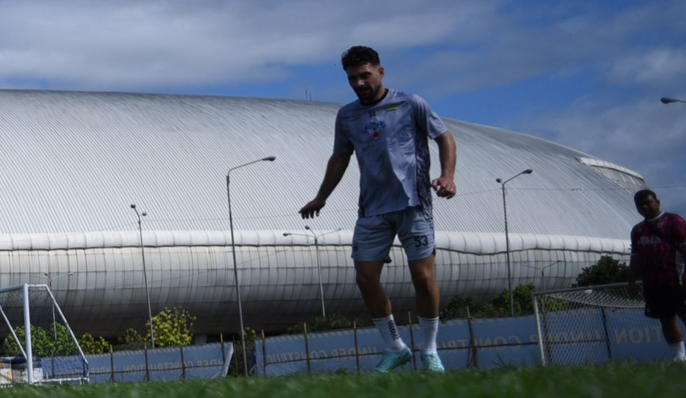 Frans Putros Jalani Latihan Perdana Bersama Persib di Bandung