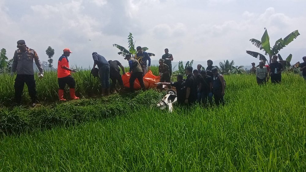 Driver Ojol Asal Jakarta Ditemukan Tewas di Sukabumi, Kondisinya Tertindih Motor di Sawah