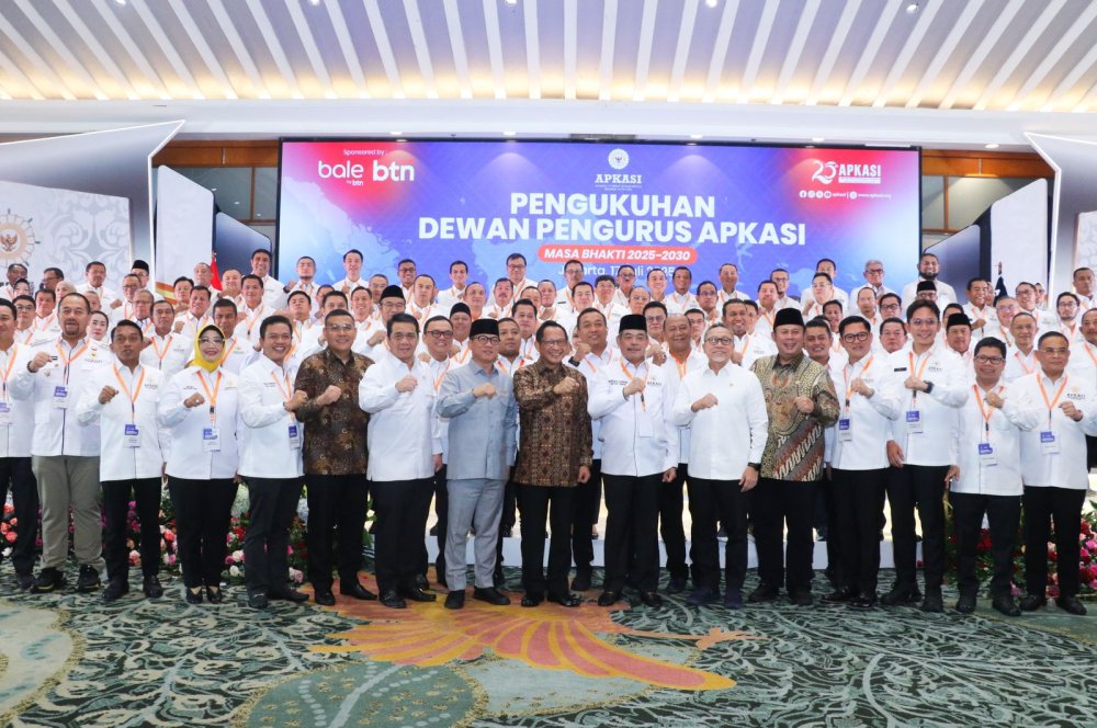 Mendagri Lantik Pengurus APKASI 2025/2030Kang DS Jadi Ketua Harian