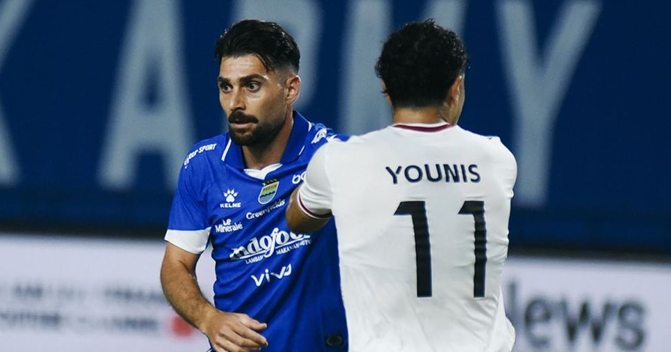 Frans Putros Ungkap Kesan Pertama Pakai Jersey Biru Bersama Persib