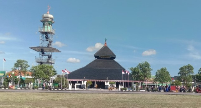 Arsitektur, Sejarah, dan Dakwah: Napak Tilas 5 Masjid Tertua di Indonesia