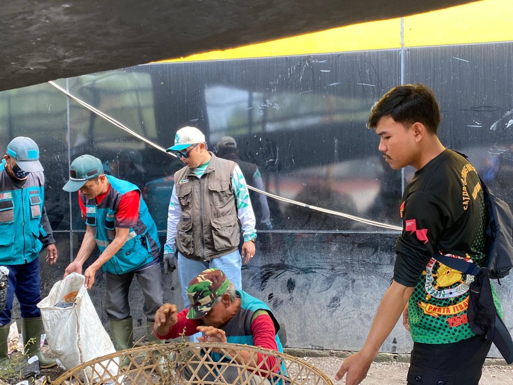 Camat Anjar Gelorakan Semangat Inovasi Baru Gerakan Opslosan di Ciparay