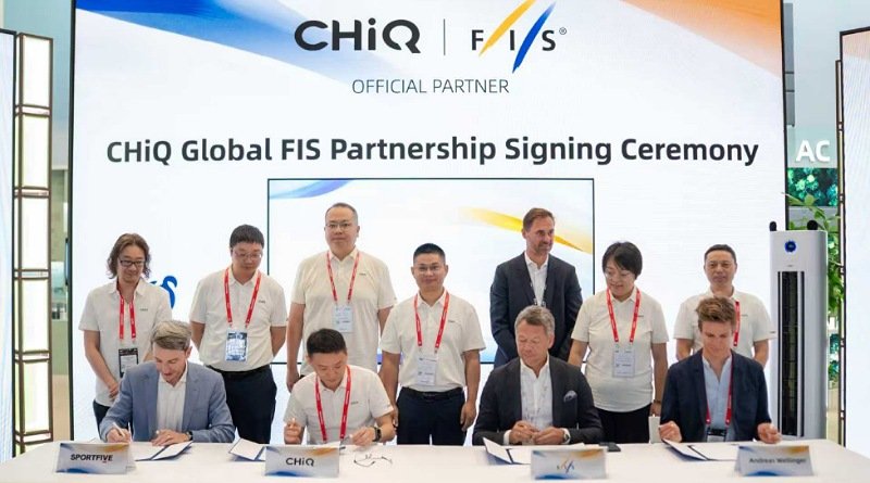 CHiQ Resmi Jadi Mitra Data FIS Ski Jumping World Cup