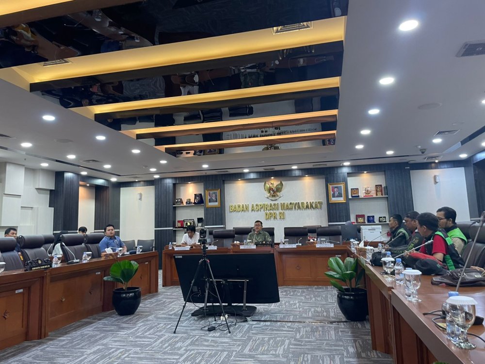 Adian Minta Perusahaan Aplikasi Tidak Terapkan Asuransi Ganda untuk Pengemudi Ojol
