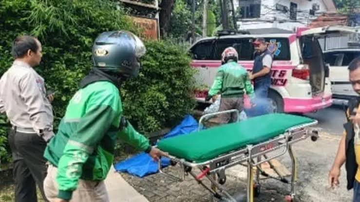 Kecelakaan di Ragunan, Suami Tewas Istri Luka Serius