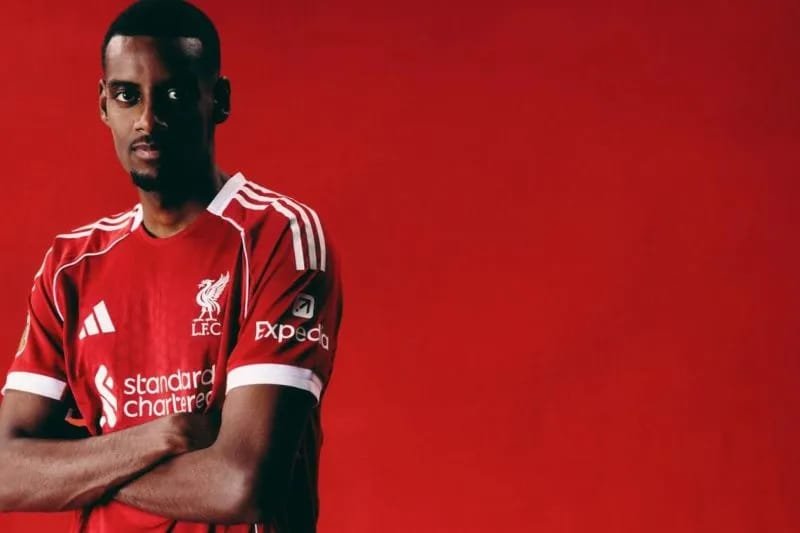 Arne Slot Ungkap Alasan Alexander Isak Belum Debut di Liverpool