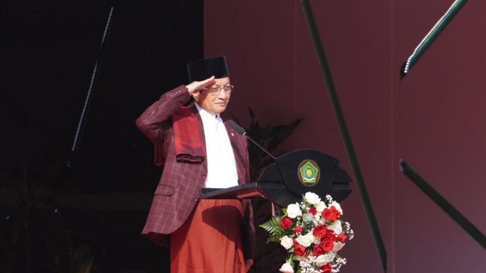 Menag: Kesantunan Bangsa Indonesia Lahir dari Tradisi Pesantren dan Nilai Kiai